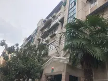 99年商品房,一梯两户,阳光嘎嘎号