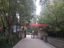 豫森新时代105平三室两厅一厨一卫