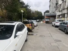 税费各付,近地铁,外+储藏间一个