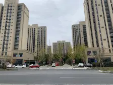 电梯房,大两房,主卧朝南,交通便利,精装修,诚意出售