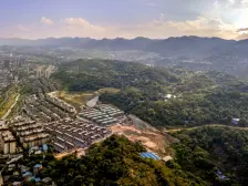 联排端户,带地下室带屋顶,价格可谈依山而建环境优美