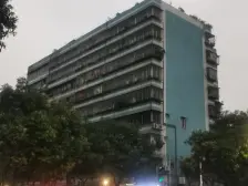 电梯带平台50平方,采光充足,配套设施齐全,交通便利