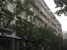 单价6000多一平享有轻轨站旁精装3房