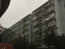 单价6000多一平享有轻轨站旁精装3房