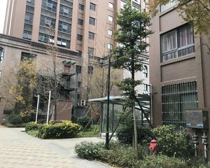 友盛上都3室1厅东