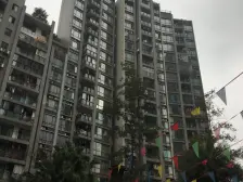 房子装修精致,正规四室一厅,看房方便 业主诚心出售