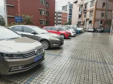 三峡广场精装修单配出售 随时看房在 位置好