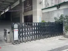 来福士广场旁边,位置好,出行方便