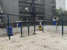 较场口双轻轨 正规二房 平上3楼 步梯房