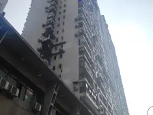 正规两房,户型方正,跃层中等装修,带家具家电出售。