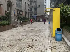 渝中区正规三房户型,近日月光广场,出行方便。
