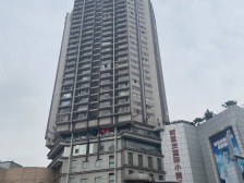 洪崖洞 小什字地铁站楼上 精装两室 拎包入住