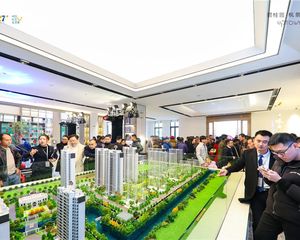 碧桂园开发商3室2厅2卫门口就是商场