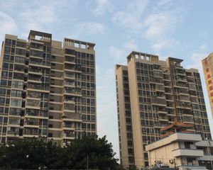 实用四房带平台,业主诚意出售,配套成熟,够五年税低