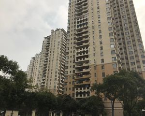 万科物业,小区绿化环境舒适,配套齐全