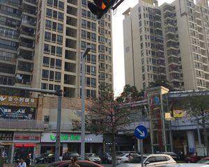 此房一手业主满五唯一户型通透采光好一手业主自住