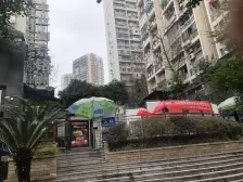 住家两房 小高层中间楼层 近轻轨公园 出行方便