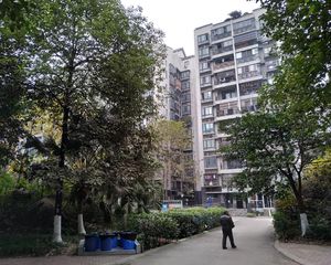 青龙乾院B区1室1厅南西南