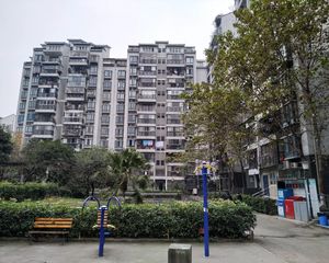 青龙乾院B区1室1厅东南