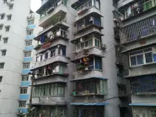 杨家坪 谢家湾旁三房诚心出售。