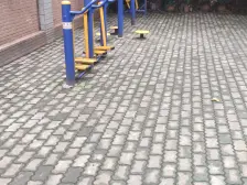 单价四千多买三层楼的顶跃 带阳台 带露台 带90平花园