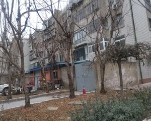 正泰楼 2 层 精装修 两室南北通 采光好