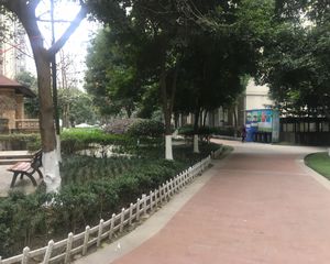水畔经典4室2厅东南南
