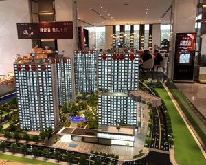 精装修,二改,双阳台,楼万位置,旁边塘河公园,