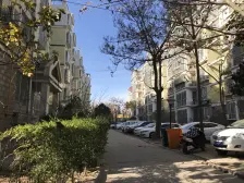 一楼大平层带大院子,带地下室,双气边户,一梯一户,四中南