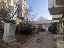 商城花园,南北通透。大卧室,大客厅,居住舒适。