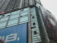 此房位于三峡广场步行街地铁口,生活方便,配套完善