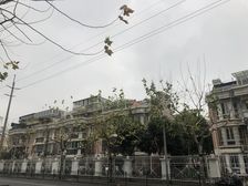 复式房自己住看房方便有前后院子地铁口500米