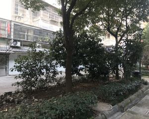 房子顶带阁三房朝南,精装可拎包入住
