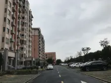 店长推荐:毛坯一房,中间楼层,带电梯。