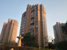 宝华盛世花园3室南朝向235.00万元/套出售