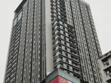 三峡广场精装修一房出售 拎包入住。