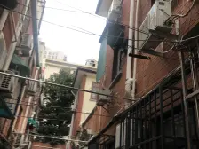 整幢带私家露台的别墅新里洋房石库门