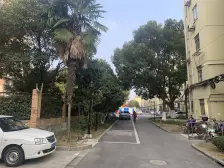 金塔新村飞机户型大三房,中间楼层。