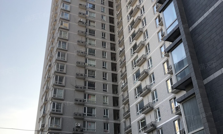 芳馨园 户型方正南北通五居室出售 满五年北京一套住房 方便看