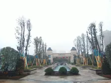 奥园冠军城毛坯大别墅前后带大花园位置好出进方便