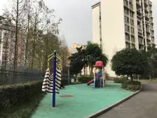 精装两房,优秀小区,绿化充裕,近靠山脉,出行方便