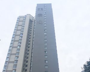 一线河景,精装修两室,拎包入住,好楼层,配套齐全。