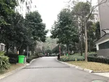 城南新区 西湖山水三房115万