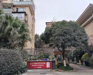 新界二期3室2厅东北