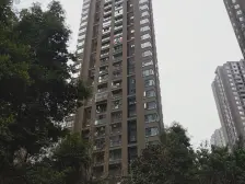住家三房拎包入住,中间楼层采光好,诚心出售