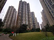 照母山精装修跃层 朝南视野开阔 房子朝中庭安静