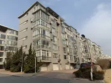 椒金山庄中间楼层配套设施齐全近市场近公园近轻轨地铁