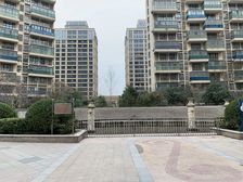 威尼斯水城,此房满五,朝南,装修保持不错