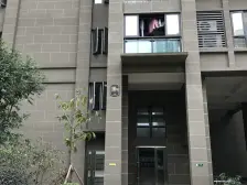 轻轨800米 龙湖物业 精装修 领包入住 橙色新