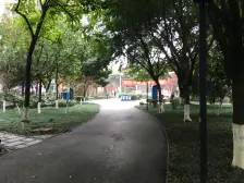 石子山体育公园旁,清水三房两卫,朝中庭 诚心出售